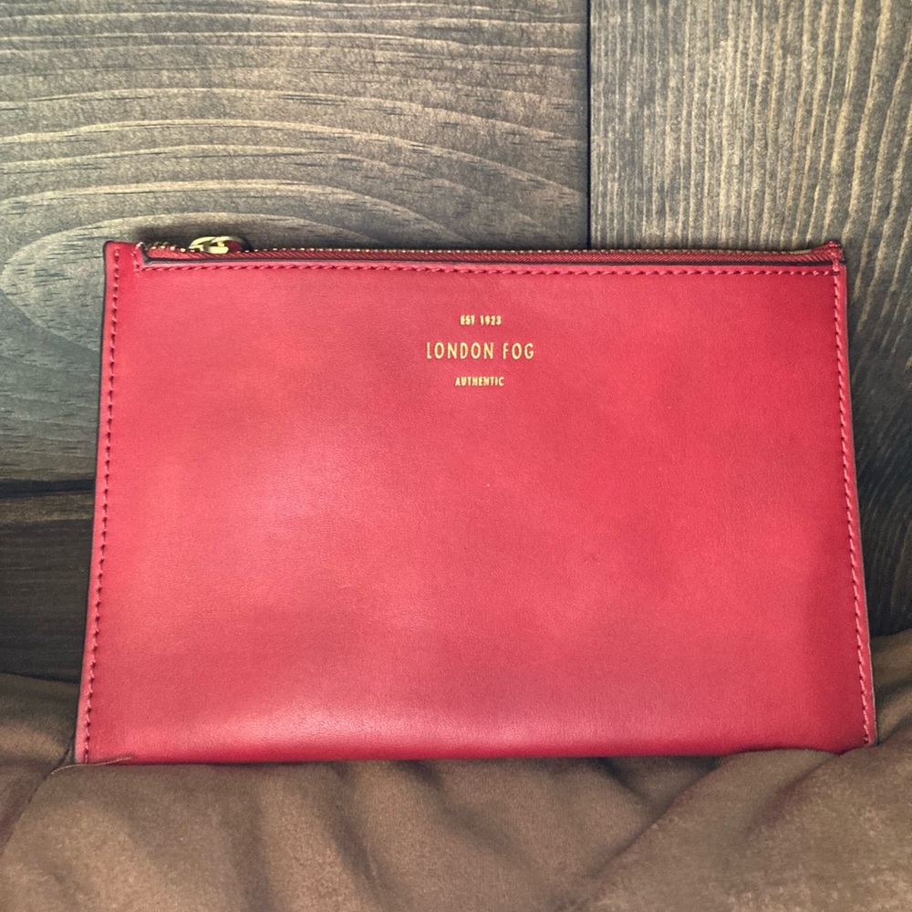 London Fog small red clutch, 3 card holders on outside